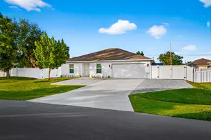 949 SW Fisherman Ave, Port Saint Lucie, FL 34953 - Photo 2