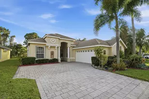 665 SW Lake Charles Cir, Port Saint Lucie, FL 34986 - Photo 4