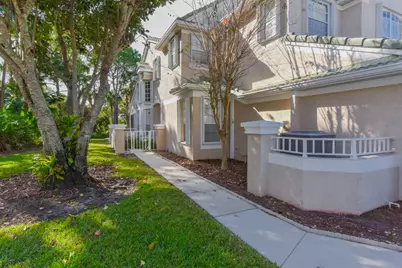1567 SW Harbour Isles Circle, Port Saint Lucie, FL 34986 - Photo 2