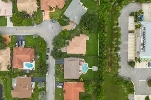 8985 NW 45th Ct, Coral Springs, FL 33065 - Photo 28