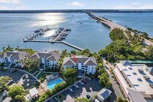 390 NE Edgewater Dr, Stuart, FL 34996 - Photo 28