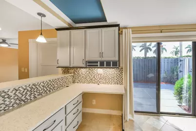 102 Woodland Road, Palm Springs, FL 33461 - Photo 18