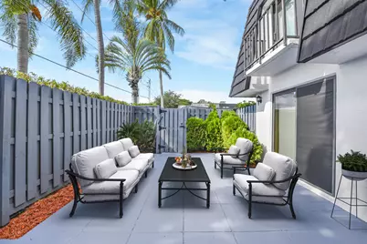 102 Woodland Road, Palm Springs, FL 33461 - Photo 6