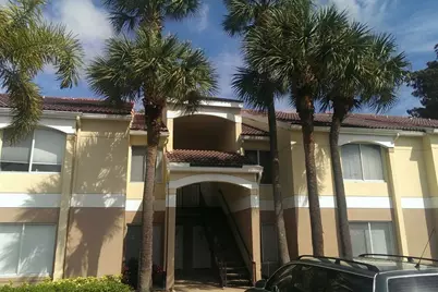 815 W Boynton Beach Boulevard #15-204, Boynton Beach, FL 33426 - Photo 2