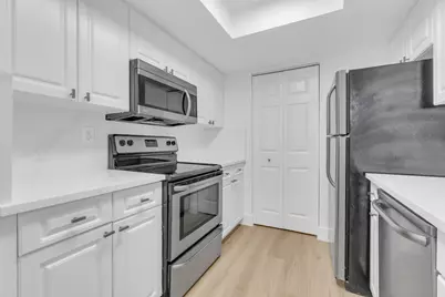 400 Crestwood Court N #420, Royal Palm Beach, FL 33411 - Photo 8