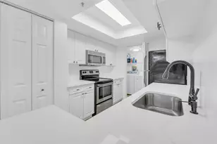 400 Crestwood Ct N, Royal Palm Beach, FL 33411 - Photo 4