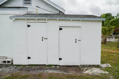 908 W 5th Street, Riviera Beach, FL 33404 - Photo 14
