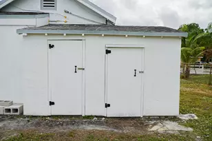 908 W 5th St, Riviera Beach, FL 33404 - Photo 14