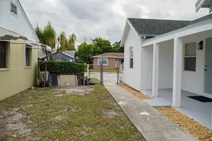 908 W 5th St, Riviera Beach, FL 33404 - Photo 10