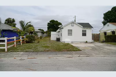 908 W 5th Street, Riviera Beach, FL 33404 - Photo 4
