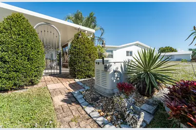 1708 SW 21st Street SW, Boynton Beach, FL 33426 - Photo 6