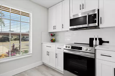 769 Nantucket Circle, Lake Worth, FL 33467 - Photo 2