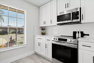 769 Nantucket Cir, Lake Worth, FL 33467 - Photo 2