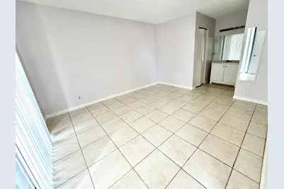 718 Executive Center Drive #34, West Palm Beach, FL 33401 - Photo 6