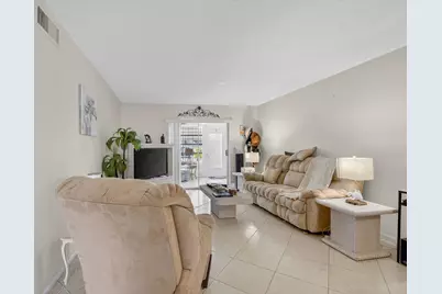 2152 NE 1st Way #101, Boynton Beach, FL 33435 - Photo 10
