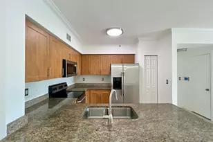 6450 Emerald Dunes Dr, West Palm Beach, FL 33411 - Photo 4