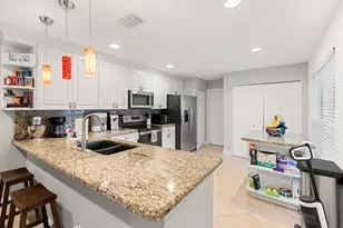 288 NW 39th Way, Deerfield Beach, FL 33442 - Photo 4