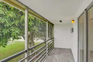 118 Sheffield E, West Palm Beach, FL 33417 - Photo 8
