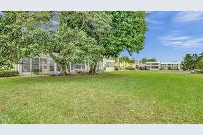 118 Sheffield E, West Palm Beach, FL 33417 - Photo 12