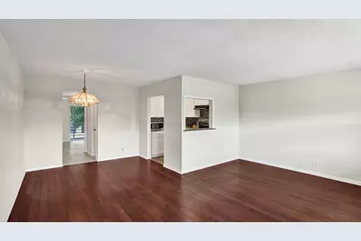 118 Sheffield E, West Palm Beach, FL 33417 - Photo 2