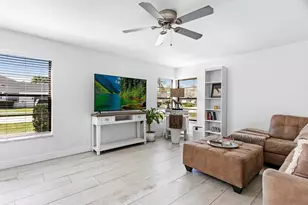 1855 Primrose Ln, Wellington, FL 33414 - Photo 16