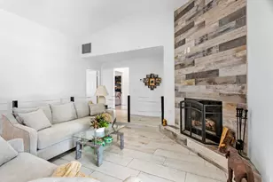 1855 Primrose Ln, Wellington, FL 33414 - Photo 4