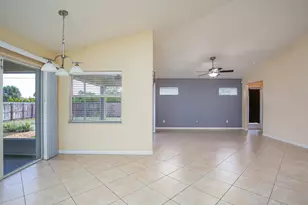 555 SE Nome Dr, Port Saint Lucie, FL 34984 - Photo 10