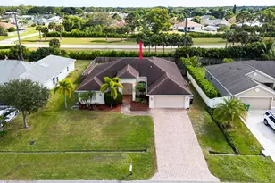 555 SE Nome Dr, Port Saint Lucie, FL 34984 - Photo 2