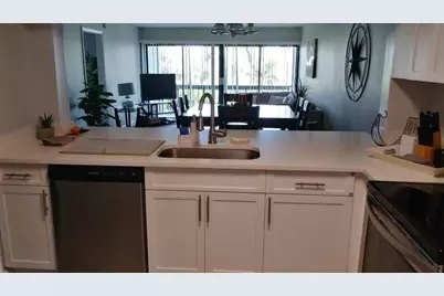 3050 Presidential Way #206, West Palm Beach, FL 33401 - Photo 4