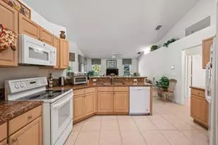 103 Cypress Trce, Royal Palm Beach, FL 33411 - Photo 4