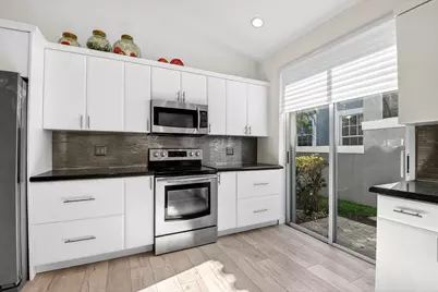 11921 Fountainside Circle, Boynton Beach, FL 33437 - Photo 12