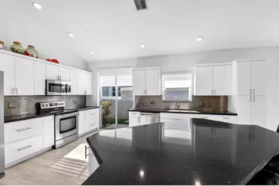 11921 Fountainside Circle, Boynton Beach, FL 33437 - Photo 14