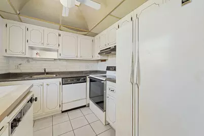 180 Saxony D, Delray Beach, FL 33446 - Photo 12