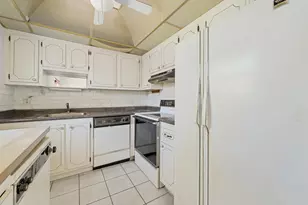 180 Saxony D, Delray Beach, FL 33446 - Photo 12