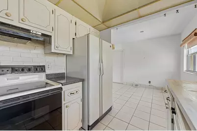 180 Saxony D, Delray Beach, FL 33446 - Photo 16