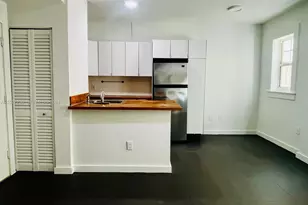 536 14th St, Miami Beach, FL 33139 - Photo 2