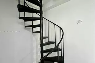 536 14th St, Miami Beach, FL 33139 - Photo 10