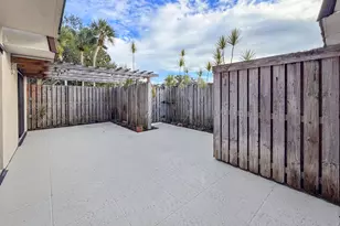 306 3rd Ln, Palm Beach Gardens, FL 33418 - Photo 2