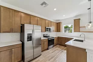 339 Seascape Dr, Fort Pierce, FL 34945 - Photo 10