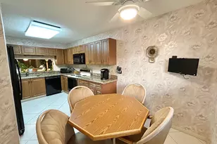 4725 Lucerne Lakes Blvd E, Lake Worth, FL 33467 - Photo 8