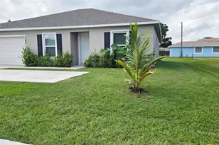 1346 SE Floresta Dr, Port Saint Lucie, FL 34983 - Photo 2