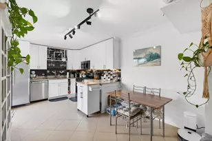 2140 White Pine Cir, Greenacres, FL 33415 - Photo 4