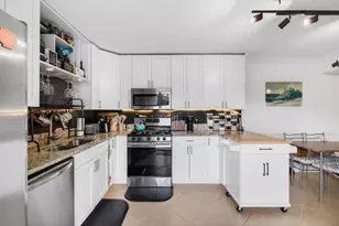 2140 White Pine Cir, Greenacres, FL 33415 - Photo 6