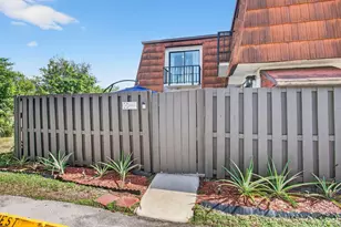 2140 White Pine Cir, Greenacres, FL 33415 - Photo 46