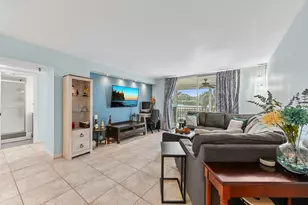 198 NW 67th St, Boca Raton, FL 33487 - Photo 16