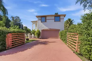 2151 NW 121st Ave, Plantation, FL 33323 - Photo 8