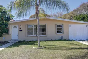 910 9th St, Lake Park, FL 33403 - Photo 32