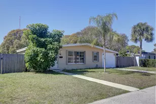 910 9th St, Lake Park, FL 33403 - Photo 1