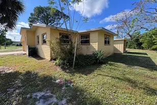 401 SE Tranquilla Ave, Port Saint Lucie, FL 34983 - Photo 10