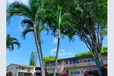 116 Canterbury E, West Palm Beach, FL 33417 - Photo 1